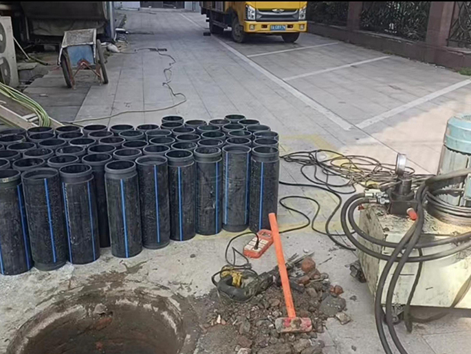 东川PE置换管厂家 DN315置换管 非开挖管短管置换